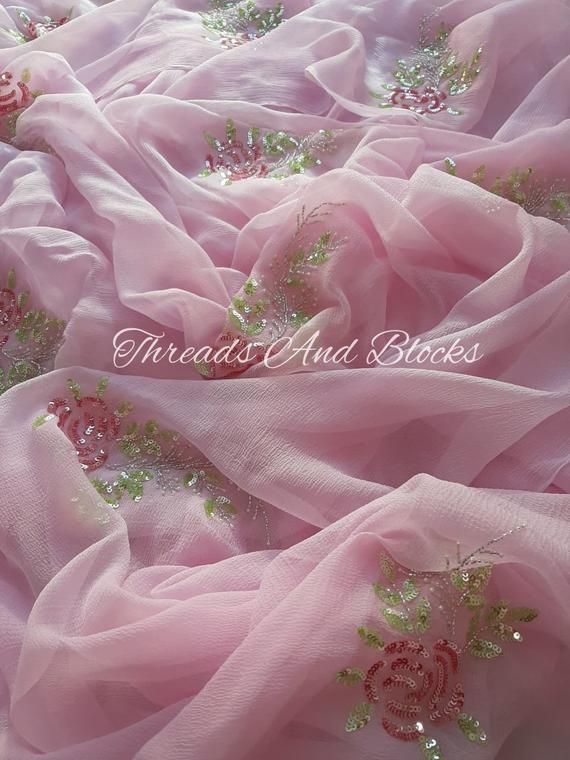 Pure Chiffon Sarees, Chiffon Sarees, Saree Floral, Motifs Perler, Embroidered Roses, Saree Designs Party Wear, Aari Embroidery, Handmade Embroidery Designs, Pure Chiffon