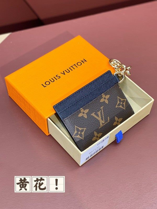 Size: 10.2cm*7.3cm*0.3cm It comes with Dust box, Care manual, Tag, and Paper bag. Luxury Square Wallets For Gift, Luxury Square Wallets As Gift, Rectangular Coin Purse With Original Box As Gift, Luxury Square Wallet As Gift, Designer Rectangular Coin Purse For Daily Use, Designer Gold Rectangular Card Holder, Designer Coin Purse With Card Slots As Gift, Designer Compact Card Holder With Card Slots, Modern Bags With Card Slots For Gift