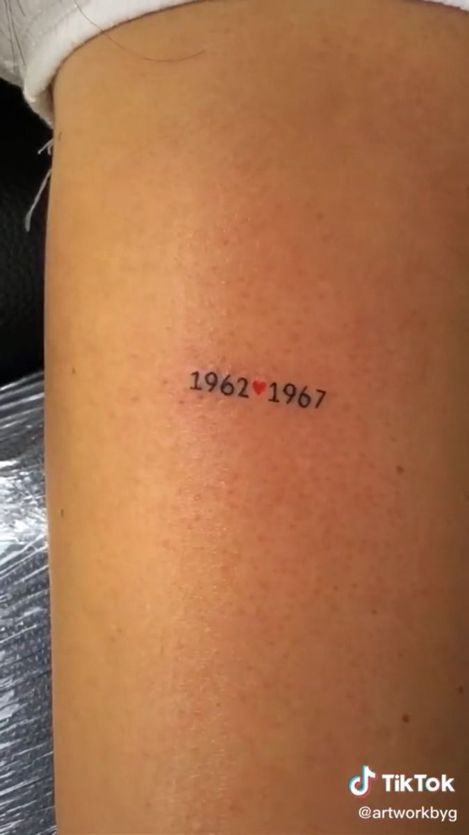 Parents birth year tattoo Parents Birth Year Tattoo, Birth Year Tattoo Ideas, Year Tattoo Ideas, Birth Year Tattoo, Simbols Tattoo, Year Tattoo, Writing Tattoos, Petite Tattoos, Inspiration Tattoos