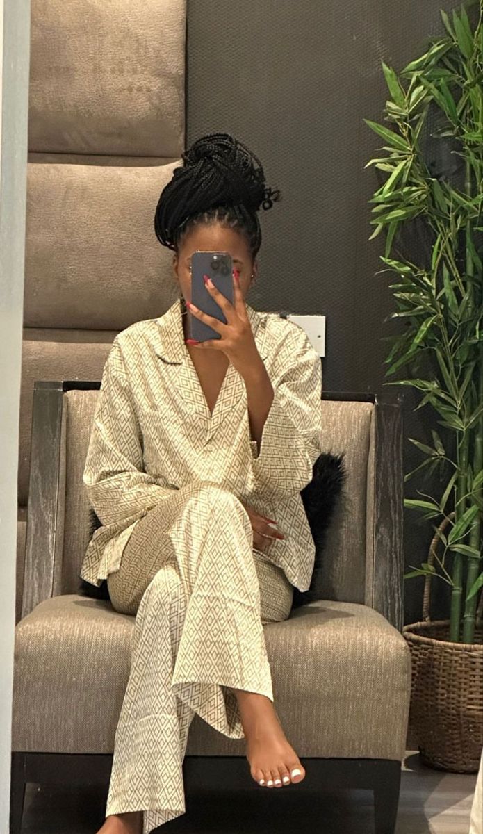 Elegant Lounge Outfit, Black Women Pajamas, Elegant Loungewear Summer, African Loungewear, Lulama Wolf Style, Loungewear Black Women, Dream Life Black Woman, Lounge Wear Black Women, Pajamas Black Women