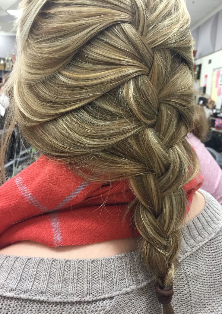 Loose french braid Loose French Braid Tutorial, Loose French Braid Hairstyles, Loose French Braid Wedding Hair, Messy French Braid Wedding, French Braid Loose Hair, Loose French Braids, French Braid Hairstyles, Braided Hairstyles Easy, French Braid