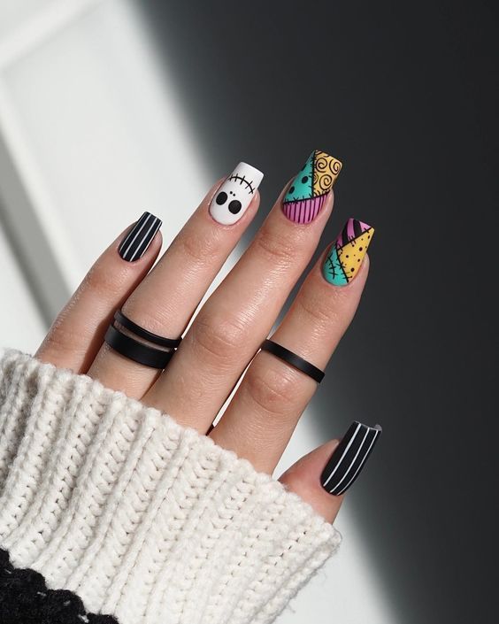 "Transform your nails into works of art with these #HalloweenNailDesigns that are sure to impress. Whether you're going for a classic black and orange look or something more unique, these #HalloweenNailIdeas have got you covered. 🕷️🕸️ #NailsofInstagram #HalloweenBeauty #NailAddict #HalloweenNailArt #HalloweenNailGoals #HalloweenNailInspo #NailEnvy #HalloweenNailGame #NailSwag #HalloweenNailGoals Striped Nail Designs, Nail Art Halloween, Halloween Nails Easy, Nail Art Stripes, Square Nail Designs, October Nails, Edgy Nails, Simple Gel Nails, Her Nails