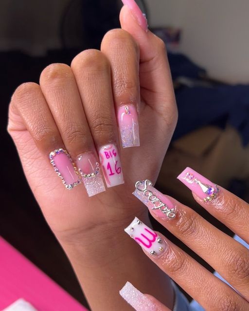 Birthday Nails 17th Birthday, Black And Pink Birthday Nails, Birthday Nails 16, 19th Birthday Nails Ideas, Hot Pink Birthday Nails, Birthday Nails Pink, Pink Birthday Nails, Nail Designs Coffin, Hot Pink Birthday