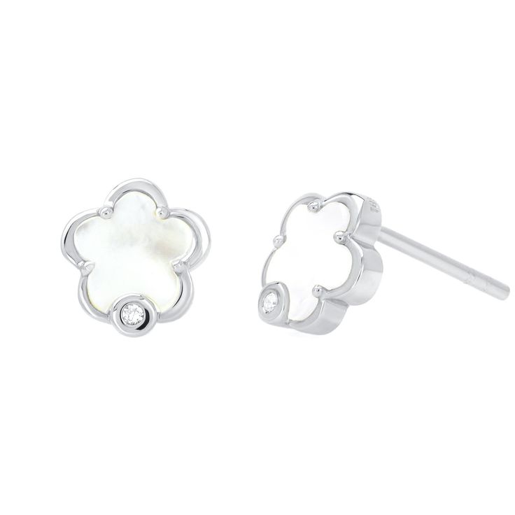 They say the earth laughs in flowers. These gorgeous Floret earrings honor the sweetest masterpieces of nature as well as the sweetness in ourselves. Scroll down to our Gem Guide to learn more about Diamonds. Measurement: 8.1 x 8.5 x 1.2 mm Weight: 2.052 grams 18k gold Please allow 4-6 weeks for production. Luxury Diamond Flower Earrings For Gift, Luxury White Flower Diamond Earrings, Luxury Floral Diamond Earrings For Gift, Luxury Diamond Earrings With Flower Shape For Gift, White Diamond Flower Earrings Fine Jewelry, White Flower Fine Jewelry Earrings, White Diamond Gemstone Earrings As Gift, Flower Shaped Sterling Silver Gemstone Earrings, Flower Shaped Gemstone Earrings In Sterling Silver