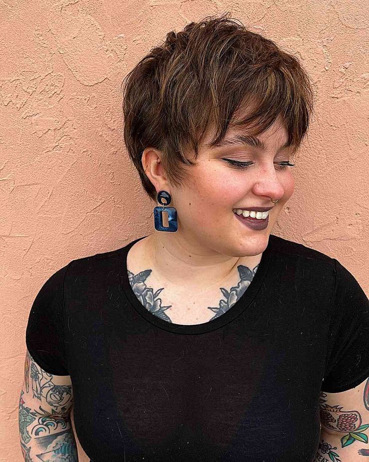 Shag Pixie Cut, Plus Size Pixie, Shaggy Pixie Cut, Pixie Shag, Trending In 2023, Shaggy Pixie Cuts, Easy Trendy Hairstyles, Short Layered Bob Haircuts, Haircuts 2024