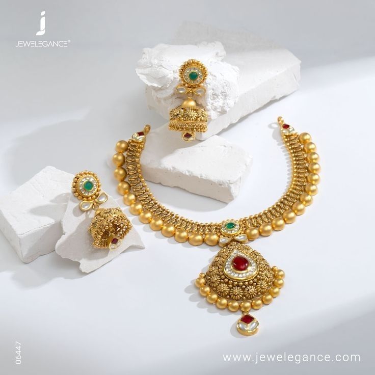 Jewelry Design Necklace Gold Indian, Jadtar Jewellery Necklaces, Jadtar Necklace Set, Latest Necklace Design, Antique Necklace Set, Teaching Clock, 22 Carat Gold Jewellery, Mangalsutra Chain, Bridal Jewellery Inspiration