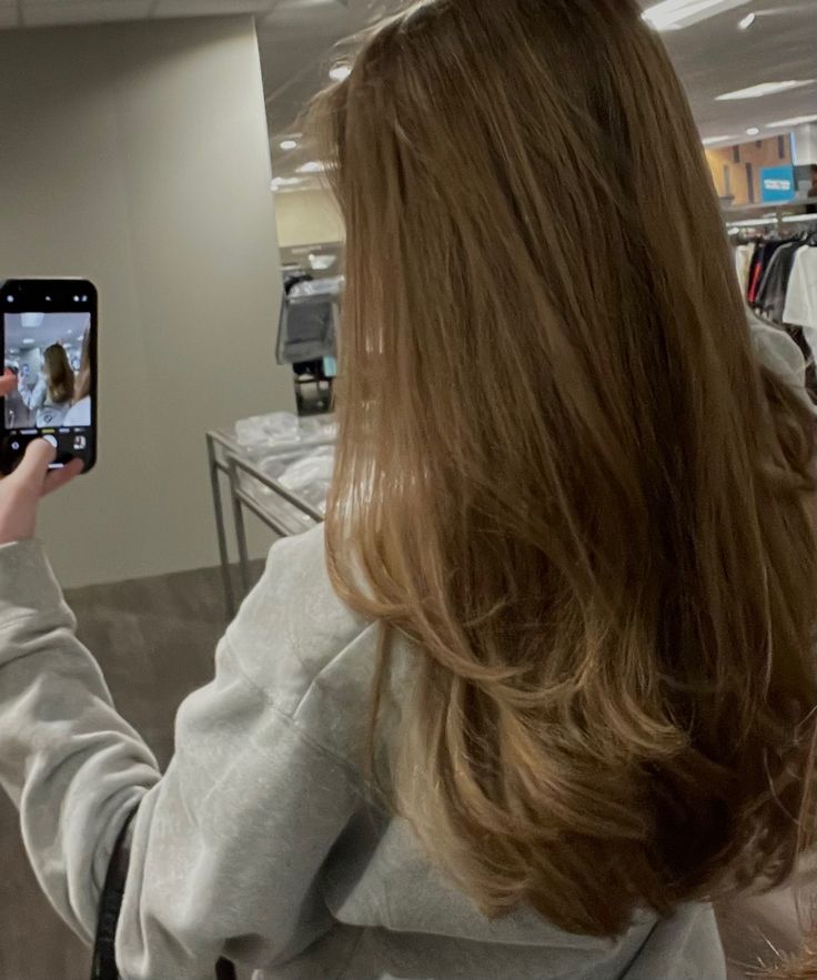 Face Framing And Long Layers Long Hair, Subtle Long Layers Medium Length Hair, Face Framing Layers Back View, Box Layers With Face Framing, Long Layers With U Shape, Long Face Framing Layers Brunettes, Face Framing Layers Aesthetic, Brunnete Long Layers, Long Layers And Framing Pieces