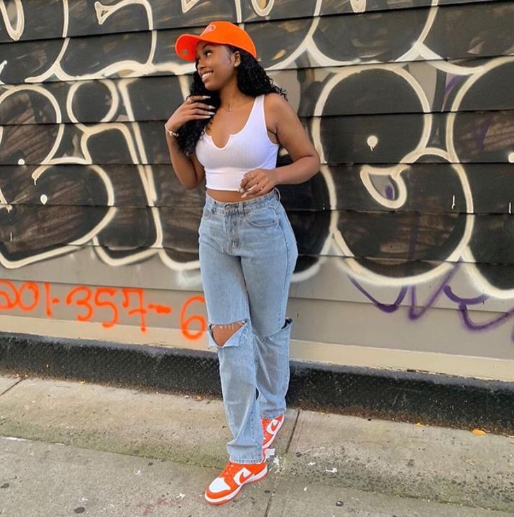 Outfit Ideas With Orange Dunks, Orange Dunk Outfit Women, Fits With Orange Dunks, Orange Aj1 Outfit, Outfit With Orange Dunks, Summer Dunk Outfit, Orange Dunks Outfit, Baddie Spring Outfits, Orange Dunks