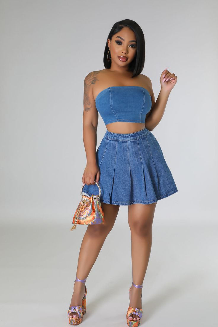 Denim Dress Photoshoot, Dress Photoshoot Ideas, Rocky Mountain Jeans, Dress Photoshoot, Ladies Jeans, Trendy Fashion Outfits, Rocky Mountain, Photoshoot Poses, Photoshoot Ideas