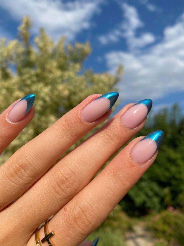 Short Acrylic Nails Turquoise, Metallic Turquoise Nails, Blue Metallic French Tip Nails, Dark Teal Chrome Nails, Teal Chrome French Tip Nails, Dark Blue Chrome Nails French Tip, Chrome Blue French Tip, Turqoise Nails Design, Nail White Chrome