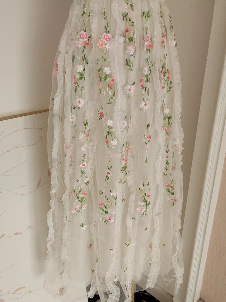 Item Details ： Product Number : SD390 Fabric: A line Silhouette：Tulle Sleeves : Short Sleeves Back Style: Zipper Size: M,L M Skirt length 134CM bust 86-88CM waist 70CM L Skirt length 135CM bust 90CM waist 72CM Floral Dinner Party, Dinner Party Dresses, Satin Dresses Casual, Clothes Cottagecore, Dinner Party Dress, Romantic Clothes, Dresses Birthday, Cottagecore Clothes, Hyper Feminine