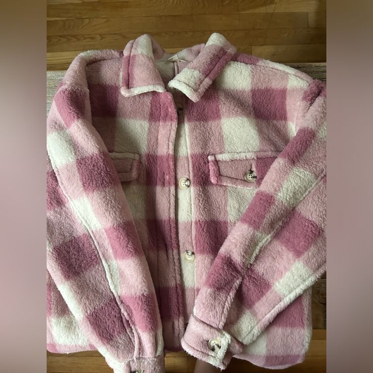 -Never Worn But No Tags -Super Soft And Oversized Fit -Perfect Condition -No Rips Stains Or Tears, All Buttons Are Intact Pink Winter Casual Shacket, Pink Casual Winter Shacket, Casual Pink Shacket For Winter, Casual Pink Winter Shacket, Pink Collared Shacket For Winter, Pink Collared Shacket With Pockets, Pink Long Sleeve Shacket For Winter, Cozy Pink Winter Outerwear, Pink Long Sleeve Winter Shacket