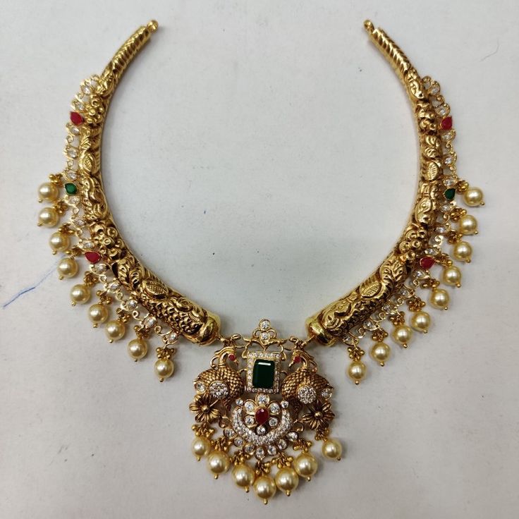 Kanti necklace Kanti Necklace Designs Gold, Kanti Necklace Designs, Kanti Necklace, Neck Necklace, Shower Photography, Gold Jewels Design, Diamond Pendants Designs, Beautiful Gold Necklaces, Diamond Pendants