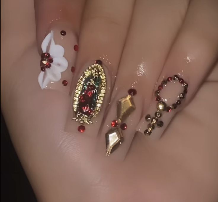 Short Chicana Nails, Acrylic Nail Designs Mexican, Nail Inspo Virgencita, Mexican Nails Designs Almond, Acrylic Nails Mexican Design, Nail Inspo Mexican, Blue Virgencita Nails, Virgen De Guadalupe Nail Ideas, Chicana Nails Short