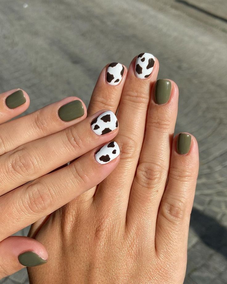 25 Cute Cow Nails You'll Love Western Nail Ideas, Green Nails Ideas, Cowboy Nails, Cow Print Nails, Western Nails, Country Nails, Cow Nails, Cute Short Nails, Cute Spring Nails