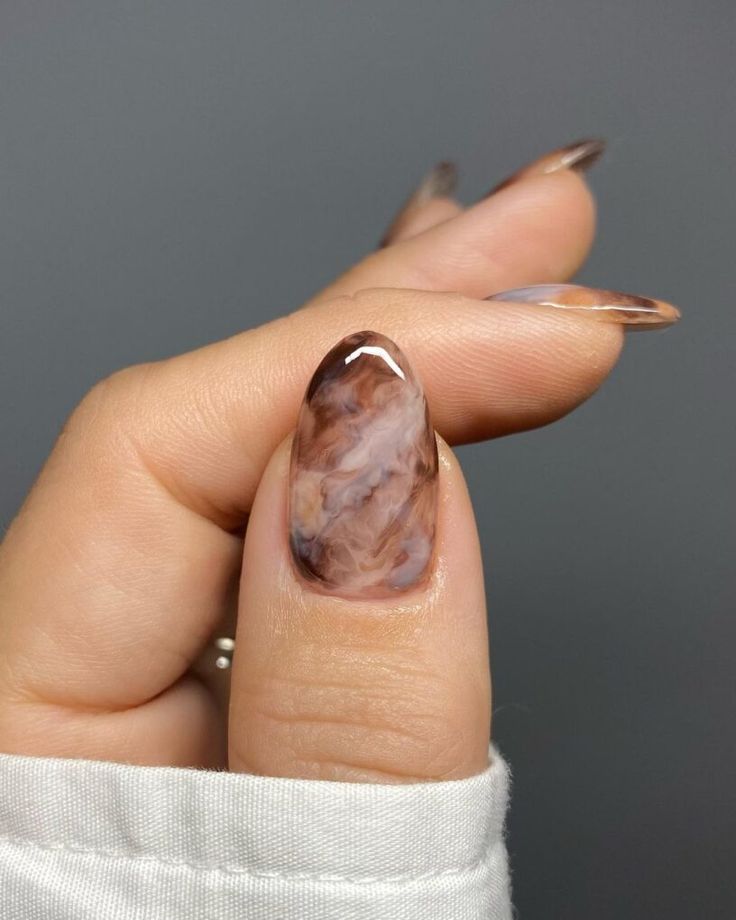 Aesthetic Nail Ideas, Cabelo Pin Up, Aesthetic Nail, Fall Nail Art, Brown Nails, Marble Nails, Nail Art Ideas, Fall Nail, Classy Nails