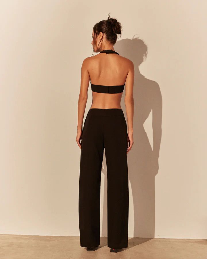 Tailored trousers with a mid-rise waist; featuring a straight and elegant cut; fully lined with the same fabric; front closure with a fly and hook-and-eye.Note: The belt is not included with the trousers.Composition:96% polyester, 4% elastane Suit Design, Club Tops, Jumpsuit Jacket, Sweatshirt Set, Scarf Headband, Halter Neck Top, Suit Designs, Dress With Cardigan, Tailored Trousers