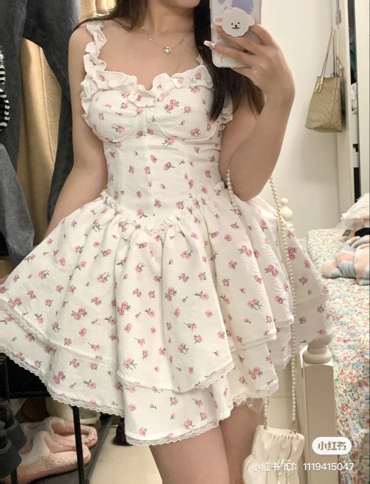 Pink Soft Dress, Coquette Floral Dress, Flower Pattern Clothes, Coquette Dresses Aesthetic, Fairy Coquette Outfits, Vestido Blanco Aesthetic, Croquette Dress, Coquette Dress Outfit, Vestido Coquette