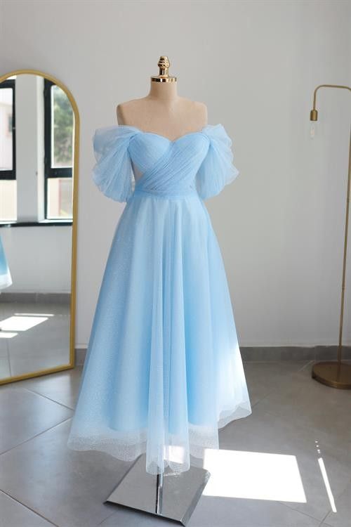 Haljine Za Krizmu, Prom Dress Suit, Kate Middleton Style Outfits, Baby Blue Dress, Party Wear Gowns, Soiree Dresses, Baby Blue Dresses, Classy Wedding Dress, Trendy Wedding Dresses