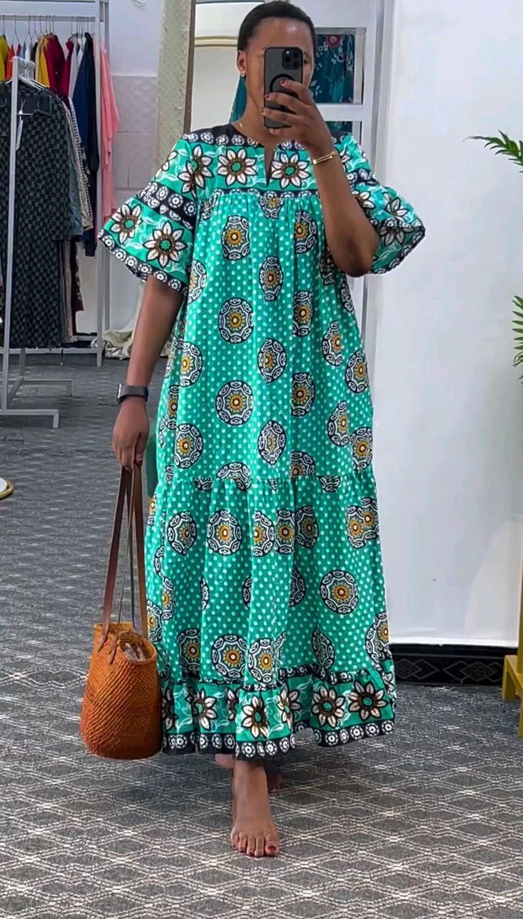 Boubou Styles For Women, African Fabric Dress, Modest Dresses Fashion, Long African Dresses, African Print Dress Ankara, Short African Dresses, African Fashion Skirts, African Inspired Clothing, African Fashion Traditional