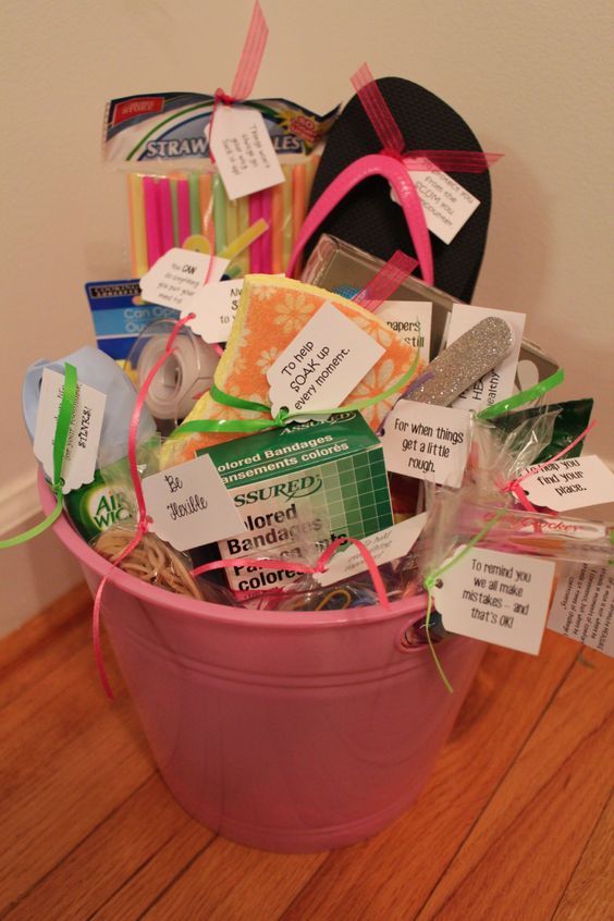 15 Heartwarming Graduation Gifts That Empower the Graduate Handmade Graduation Gifts, Graduation Gift Basket, College Survival Kit, Survival Kit Gifts, College Diy, College Survival, College Care Package, Survival Kits, College Graduation Gifts