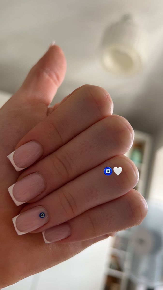 Evil Eye Nail Design, Oval Nails Inspiration, Eye Nail Design, Evil Eye Nail, Turkey Nails, Holiday Acrylic Nails, Evil Eye Nails, Eye Nails, Simple Gel Nails