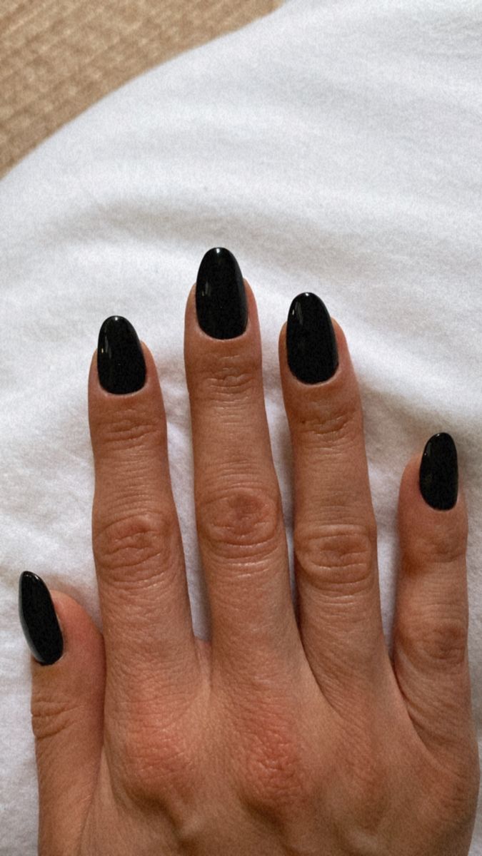 Gel Black Almond Shaped Nails. Gel x Black Almond Shaped Nails, Black Nails Short, Short Almond Shaped Nails, Rounded Acrylic Nails, Oval Acrylic Nails, Short Oval Nails, Black Almond Nails, Almond Shaped Nails, Black Gel Nails