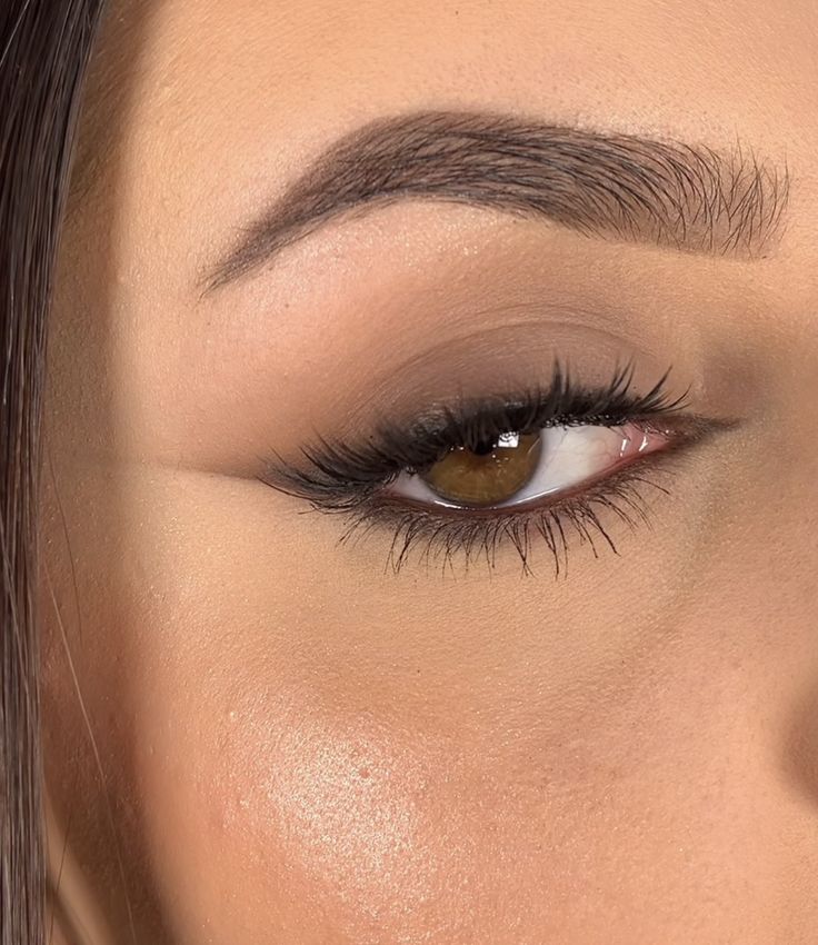 Eye Makeup Look For Brown Eyes, Simple Smokey Brown Eye, Best Makeup Look For Brown Eyes, Brown Eyes Makeup Aesthetic, Pretty Brown Eyeshadow Looks, Brown Eyeshadow And Eyeliner, Brown Foxy Eye Makeup, Make Up Ideas Natural Brown Eyes, Eyeshadow Brown Looks