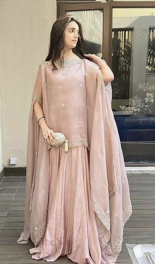 Sukienki Maksi, Nikkah Dress, Womens Trendy Dresses, Pakistani Fancy Dresses, Pakistani Dresses Casual, Pakistani Fashion Party Wear, Beautiful Pakistani Dresses, Fancy Dresses Long, Bridal Dress Fashion