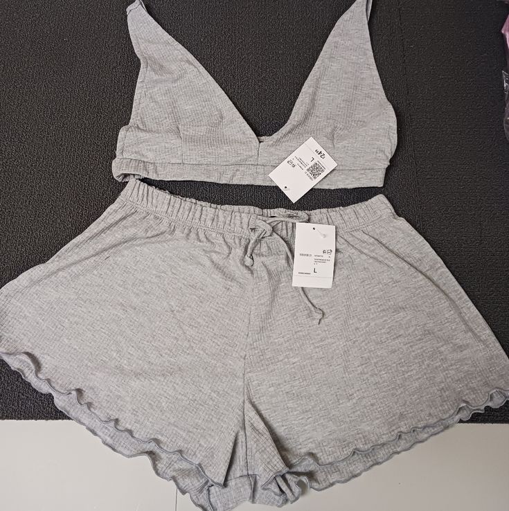 New With Tags Forever 21 2pc Sleepwear Set Forever 21 Casual Loungewear Bottoms, Forever 21 Short Bottoms For Loungewear, Forever 21 Shorts For Loungewear, Forever 21 Sleepwear For Summer Loungewear, Forever 21 Summer Sleepwear For Loungewear, Summer Sleepwear From Forever 21, Summer Sleepwear By Forever 21, Forever 21 Summer Loungewear Sleepwear, Forever 21 Summer Sleepwear