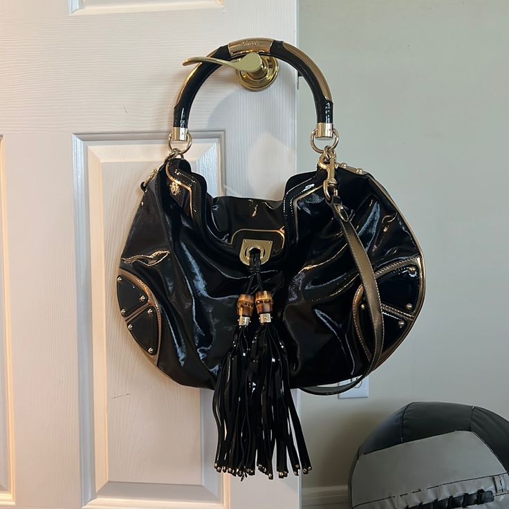 Authentic Gucci Indy Leather Handbag Never Worn Gucci Black Satchel With Detachable Handle, Gucci Hobo Shoulder Bag With Gold-tone Hardware, Black Gucci Top Handle Satchel, Gucci Leather Hobo Bag With Gold-tone Hardware, Gucci Black Satchel Shoulder Bag, Gucci Black Leather Satchel, Black Gucci Satchel Shoulder Bag, Black Gucci Leather Satchel, Black Leather Gucci Satchel