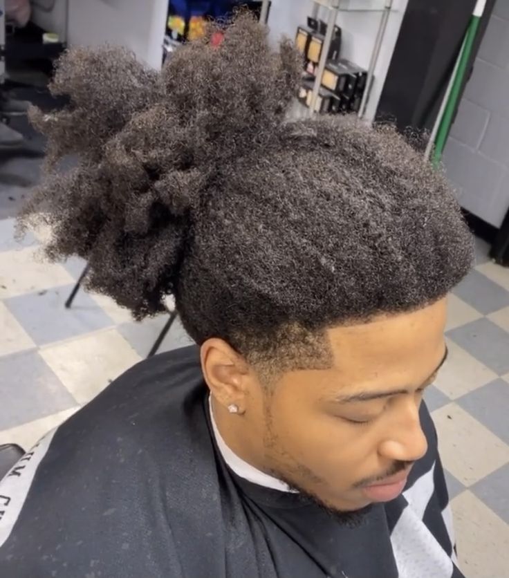 Afro Ponytail Men, Long 4c Hair Men, Black Man Ponytail, Low Taper Black Men, Afro Hair Dye, Taper Fade Long Hair, Afro Fade Haircut, Low Puff, Afro Bun