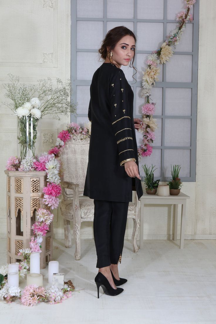 Diva Black | Pakistani Designer Outfit | Sarosh Salman Brocade Dupatta, Designer Outfit, Pakistani Dress Design, Beige Dresses, Pakistani Designers, Stylish Dress Designs, Classic Outfits, Wedding Wear, Straight Pants