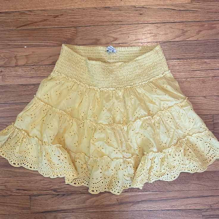 Super Cute Ruffle Eyelet Yellow Skirt Never Worn Perfect Condition Open To Offers! Flowy Yellow Ruffled Skirt, Yellow Ruffled Bottoms For Day Out, Yellow Ruffled Bottoms For Spring, Yellow Ruffled Mini Skirt, Light Yellow Skirt, Orange Skirts, Yellow Cottagecore, Yellow Skirts, Cottagecore Skirt