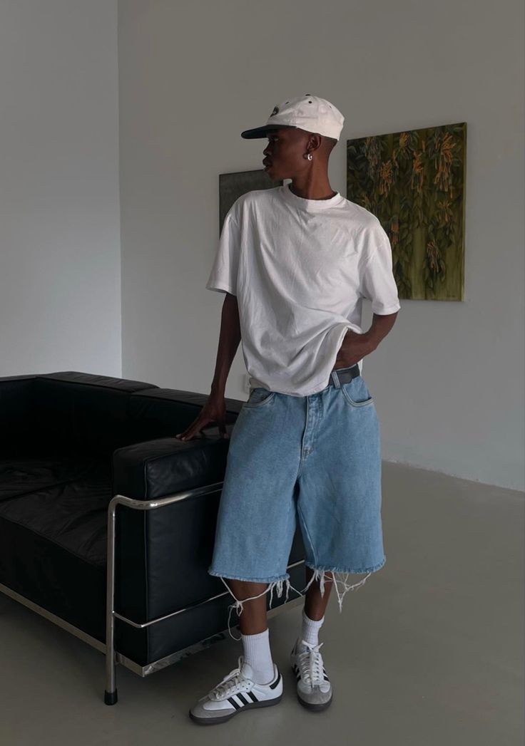 Oversized Jorts Men, Styling Jorts Men, Jorts Mens Outfits Streetwear, Short Men Outfits, Men Summer Outfits 2024, Jeans Shorts Outfit Men, Guys Clothing Styles Summer, Baggy Shorts Outfit Men, Summer Jorts Outfits