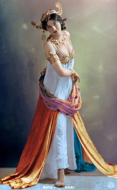 Dancing Costumes, Jitterbug, Mata Hari, Colorized Photos, 파티 드레스, Costumes Pictures, Belly Dancing, Jive, Independent Women