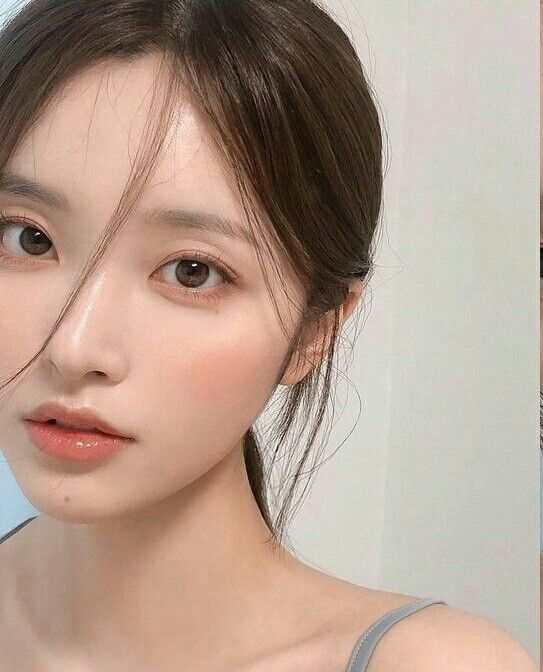 Makeup Ala Korea, Makeup Asia, Makeup Layout, Korean Natural Makeup, Soft Natural Makeup, Kim Na Hee, Asian Makeup Looks, Korean Makeup Look, Korea Makeup