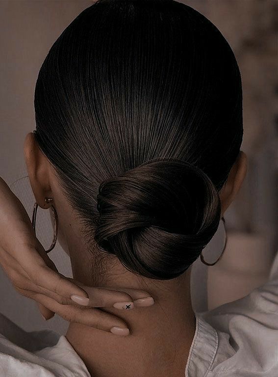 Cute Hoco Hairstyles For Long Hair, Bun Hairstyles For Bridesmaids, Bridesmaid Bun Hairstyles, Hairstyle Wedding Bridesmaid, Wedding Guest Hairstyles For Short Hair, Ballerina Hairstyles, Born In Blood Mafia Chronicles, Bridesmaid Bun, Stylish Bun