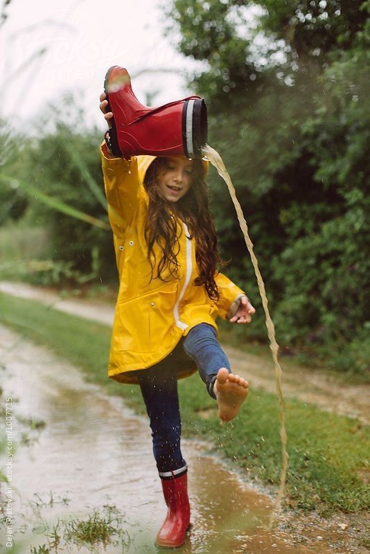 15+ Rainy Day Activities for Kids at Home | momooze Raincoat Photoshoot, Yellow Family, Playing In The Rain, Rainy Day Activities For Kids, Pouring Water, Rain Photo, Yellow Raincoat, Kids Rain, Art Therapy Activities