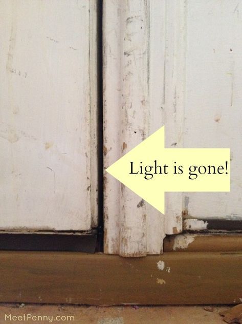 an arrow pointing to light is gone in front of a door