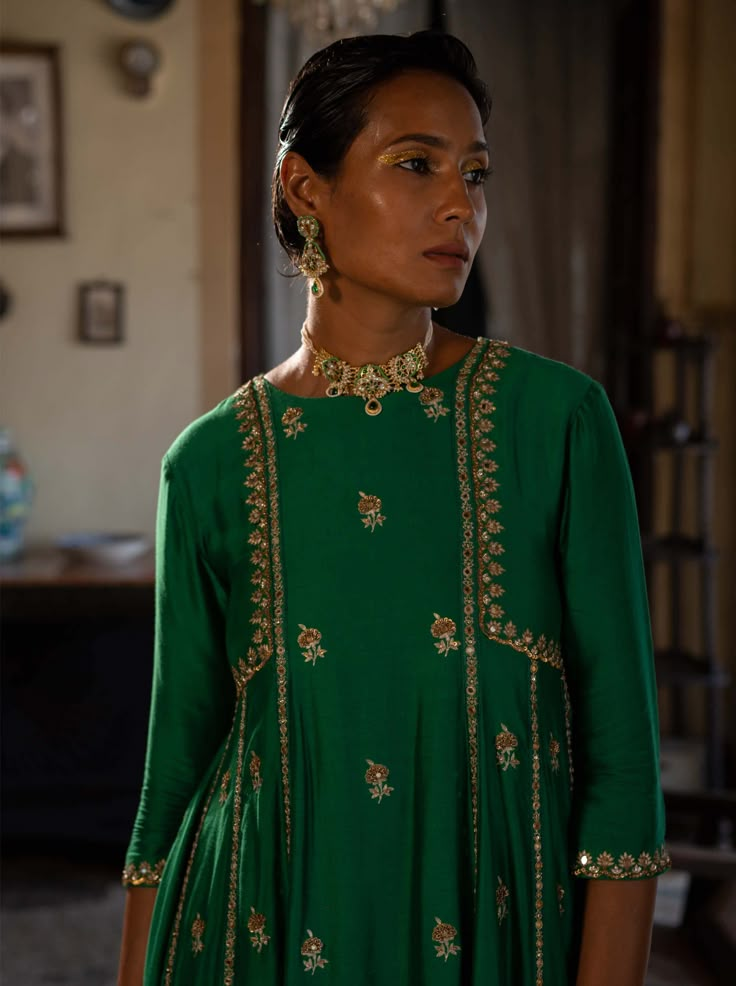 Paulmi & Harsh | Emerald Green Kurta And Pants | INDIASPOPUP.COM Paulmi And Harsh, Kurta And Pants, Kurta Pants, Silk Anarkali, 1950’s Fashion, Simple Kurti Designs, Salwar Kamiz, Boutique Dress Designs, Party Wear Indian Dresses