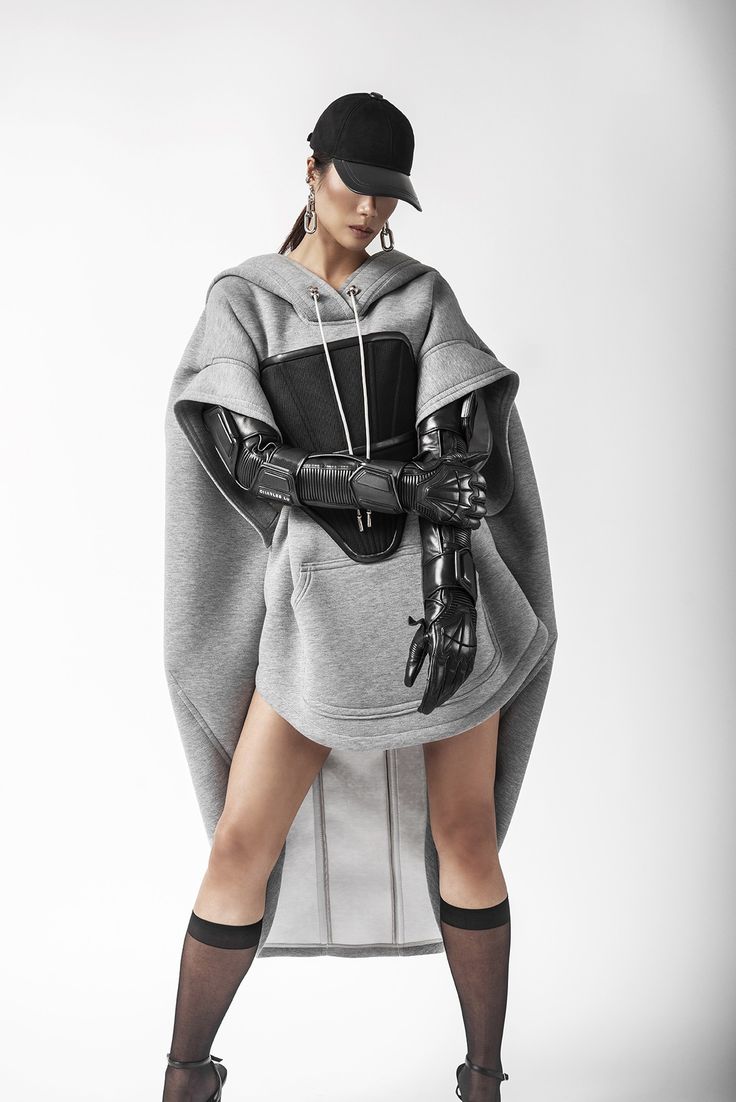 Canadian Fashion, Armor Clothing, Tech Wear, Sci Fi Fashion, Cyberpunk Fashion, Elegant Hats, Futuristic Fashion, Fashion Inspiration Design, Upcycle Clothes