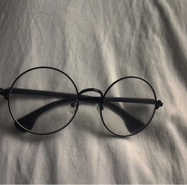 harry potter Black Round Glasses Aesthetic, Circular Glasses Aesthetic, Danganronpa Aesthetic, Ghibli Collection, Toko Fukawa, Girl Glasses, Nerdy Glasses, Secret World Of Arrietty, Harry Potter Glasses