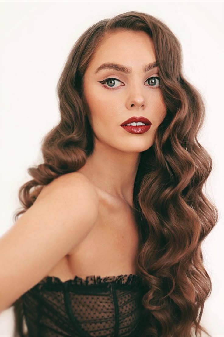 Old Hollywood Waves, Old Hollywood Hair, Hollywood Curls, Vintage Curls, Hollywood Hair, Hollywood Waves, Glam Hair, Penteado Cabelo Curto, Hollywood Glam