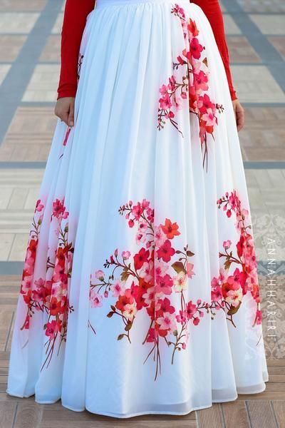 Floral Skirt Outfits, Rok Mini, Long Dress Design, Muslim Fashion Dress, Designer Party Wear Dresses, Stylish Party Dresses, Muslimah Fashion Outfits, Islamic Clothing, Stylish Dresses For Girls