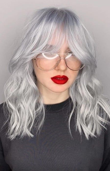 Best Curtain Bangs, Face Framing Hair, Silver Blonde Hair, Silver Grey Hair, Hair Jewels, Silver Blonde, Top Hairstyles, Grey Hair Color, Curtain Bangs