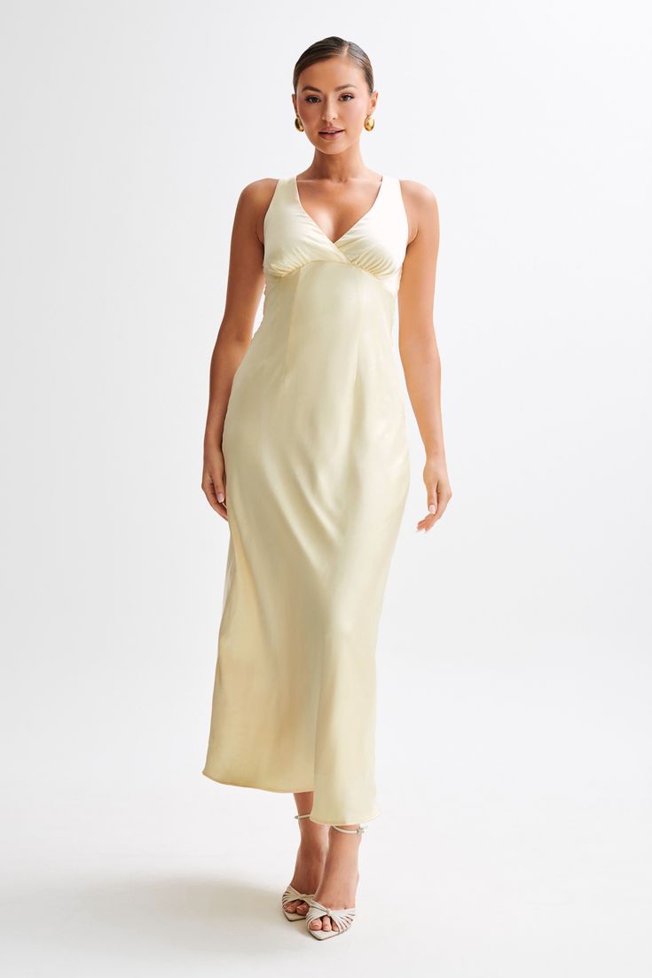 Classically chic.The MEGHAN Short Sleeve Satin Maxi Dress epitomises timeless elegance and sophistication. Featuring a flattering V neckline and a discreet centre back invisible zip, this dress exudes understated charm and grace. Its maxi length adds a touch of allure, perfect for making a statement on any occasion. Enhanced with gathered under-bust detail, it ensures a flattering fit that complements your figure flawlessly. Lined for comfort, the Meghan dress is the epitome of effortless chic, Satin Dresses Short, Midi Dress Layering, Minimal Dresses, Dress Minimal, Satin Wedding Gown, Lemon Sorbet, Evening Outfit, Sporty Dress, Exude Confidence