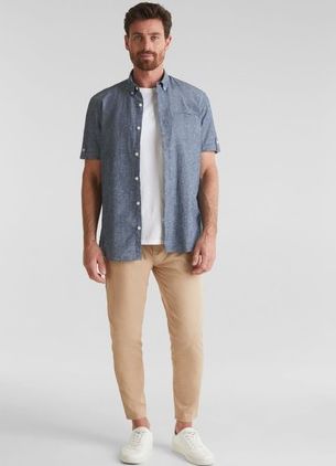 Chambray Outfit, Tan Guys, Chambray, Cotton Linen, Favorite Things List, Workout Shirts, Buy Now, Casual Button Down Shirt, Men Casual