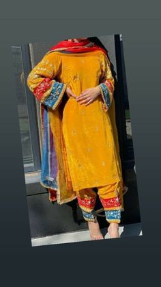 Elegant punjabi suit Printed Frocks For Women, Frock Suit Ideas, Yellow Punjabi Suit, Pakistani Suits Party Wear, Suits Design Latest, Frocks For Women, Latest Party Wear Suits, Designer Suits For Wedding, Frock Suit