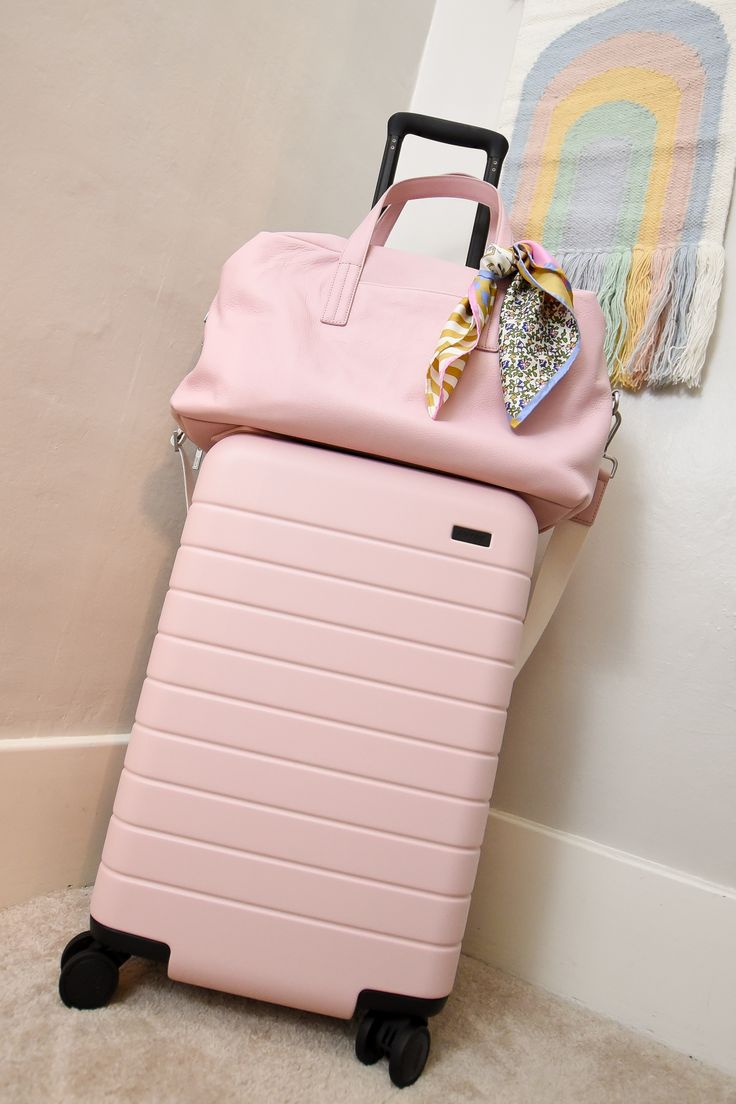 Pink Travel Bags, Pink Carry On Luggage, Travelling Suitcase Luggage, Aesthetic Luggage Sets, Aesthetic Carry On Bag, Aesthetic Travel Bag, Cute Carry On Bag, Travel Carry On, How To Pack For Vacation